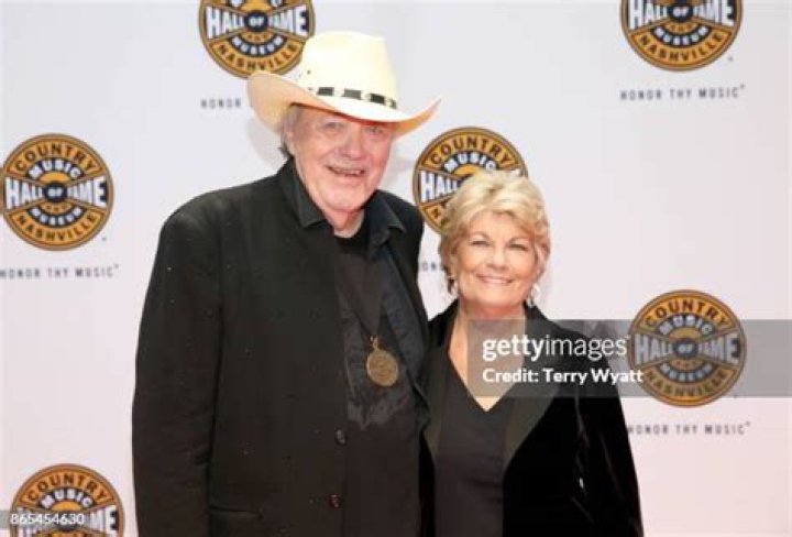 Bobby Bare Wife