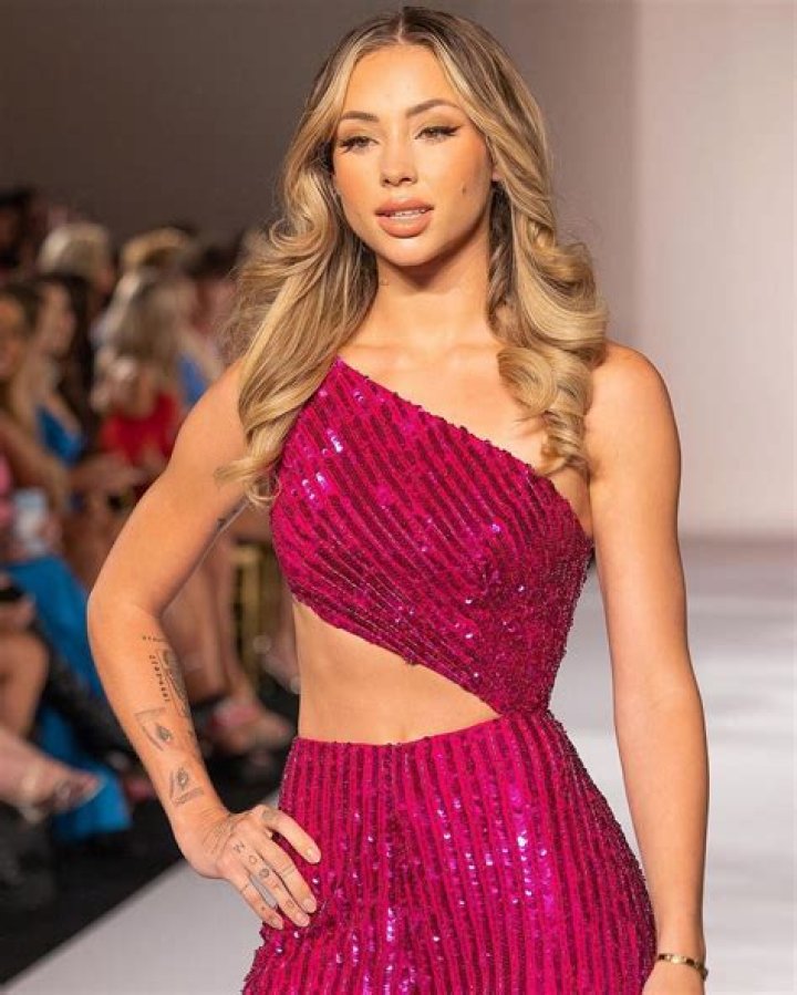 Charly Jordan Age, Family, Boyfriend, Net Worth & Songs