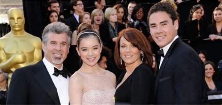 Hailee Steinfeld Parents Peter And Cheri Steinfeld And Brother Griffin Steinfeld |