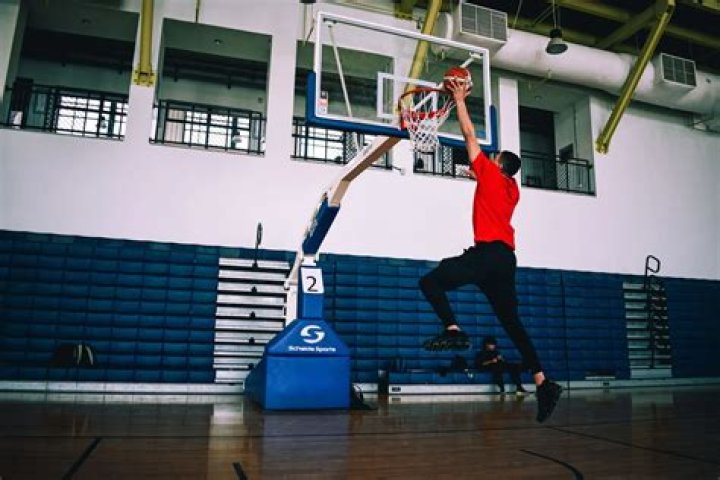 How tall is Ben Simmons?