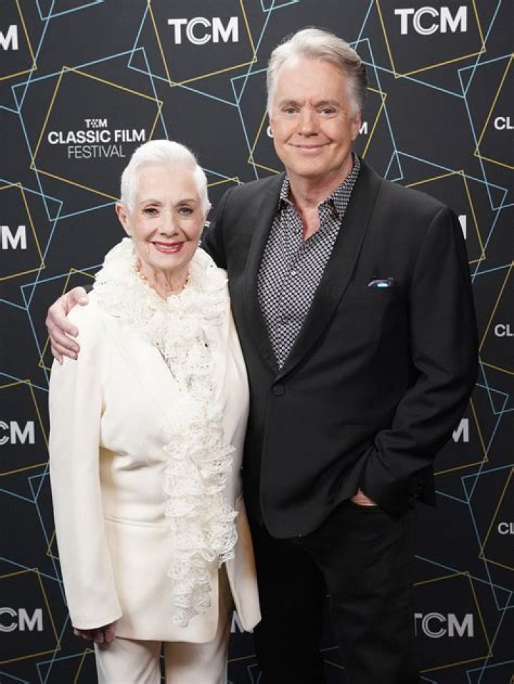 JBlogX | Joanna Cassidy Net Worth