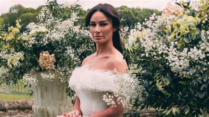 Jennifer Aydins real chin is back, vows to leave her face well alone Wed 4 May 2022 14