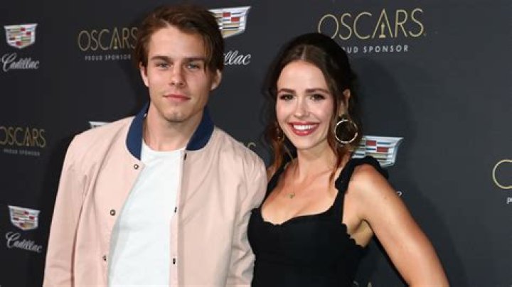 Meet Jake Manley Wife Jocelyn Hudon Relationship Timeline, Age And Children |
