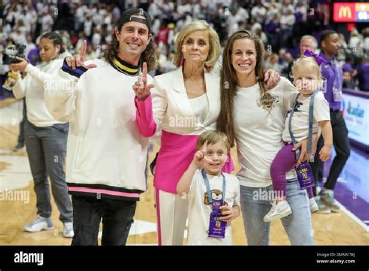 Who Are Kim Mulkey Children?