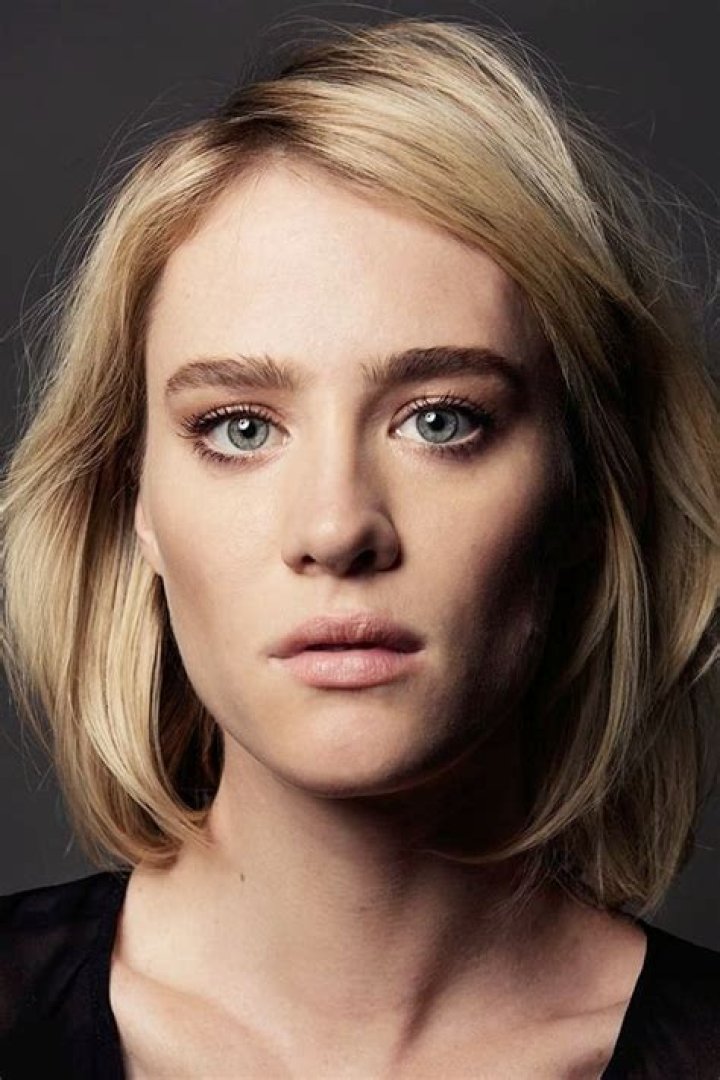 Who is Canadian Actress Mackenzie Davis? Her Age, Height, Bio