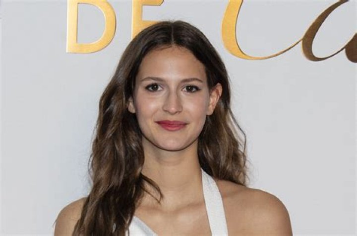 ZedBlog | Jeanne Cadieu - Bio, Age, Wiki, Facts and Family